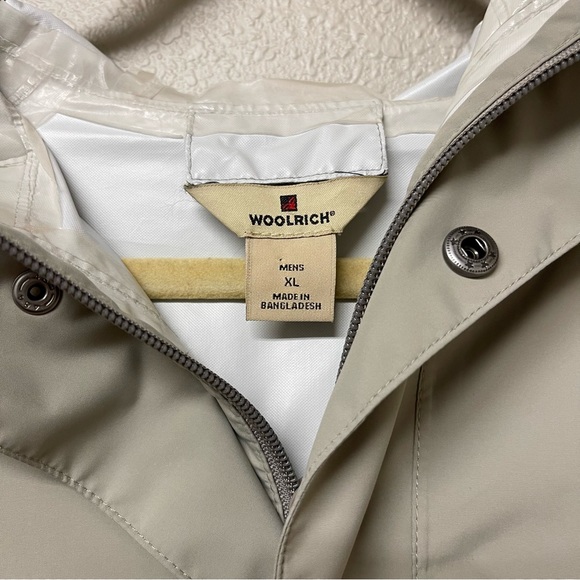 Woolrich Rain Jacket - Picture 7 of 7